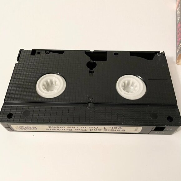 Barbie And The Rockers Out Of This World VHS - Picture 14 of 15